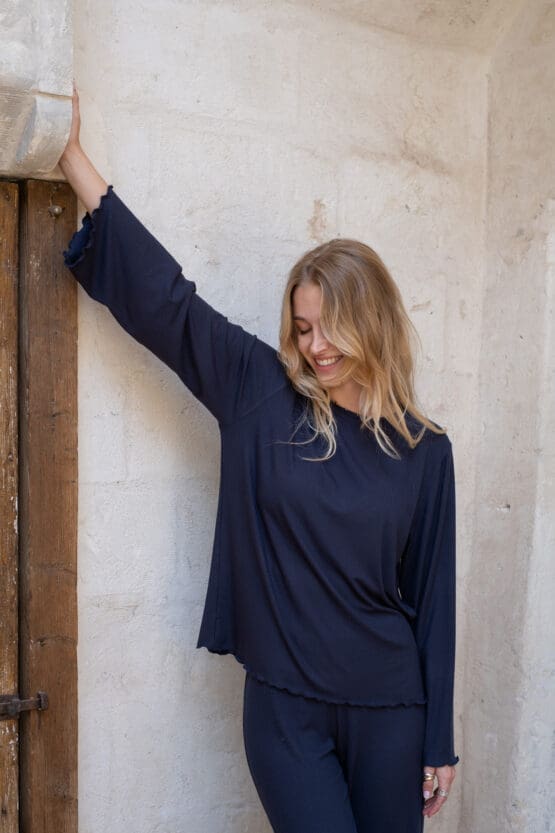 Mona Longsleeve - Image 10