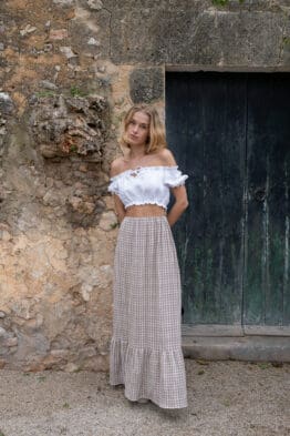 Lilia-Bluse-weiss-udnd-Yuna-Jupe-karo-morena-isabel