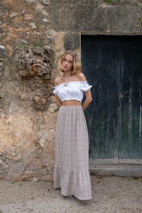 Lilia-Bluse-weiss-udnd-Yuna-Jupe-karo-morena-isabel