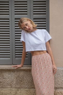 Mini-Tee-weiss-und-Sol-floral-Rock-morena-isabel-